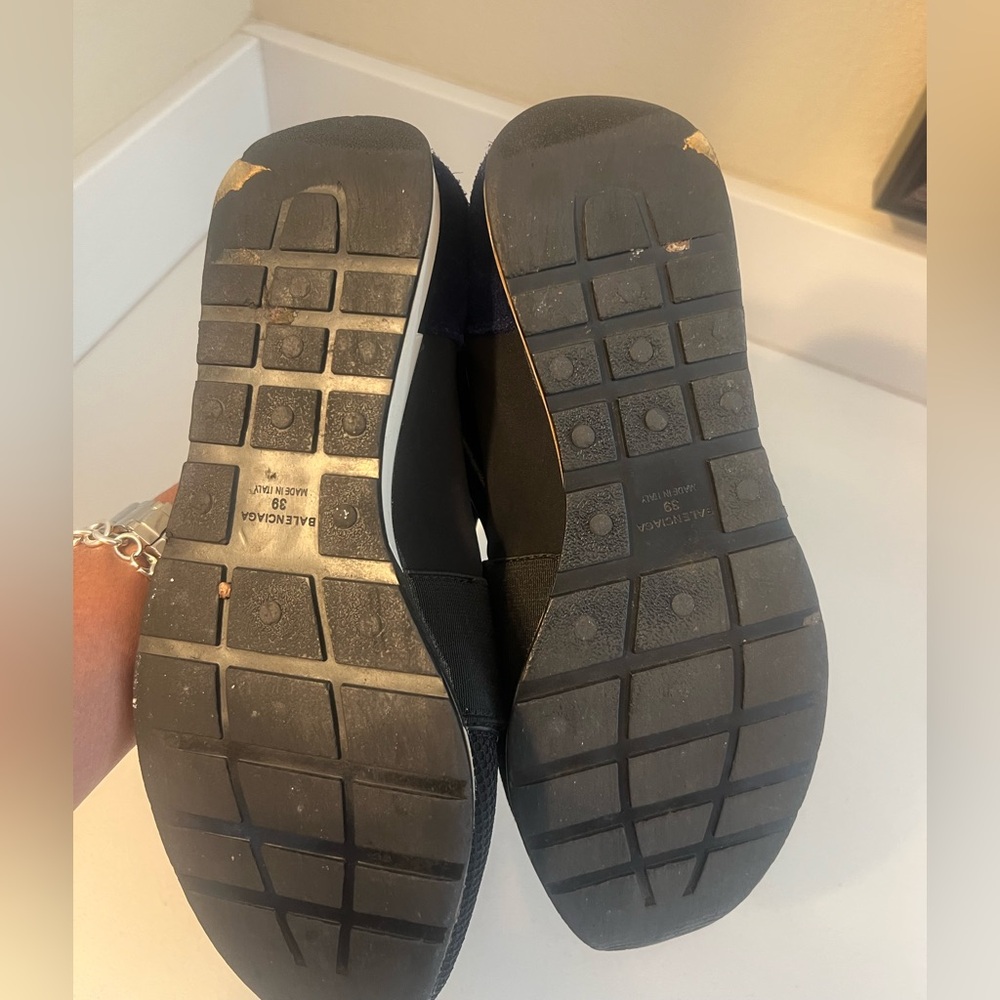 Balenceaga Women's Black Slip-On Runner with Pink Trim. Size 39 - Picture 4 of 6